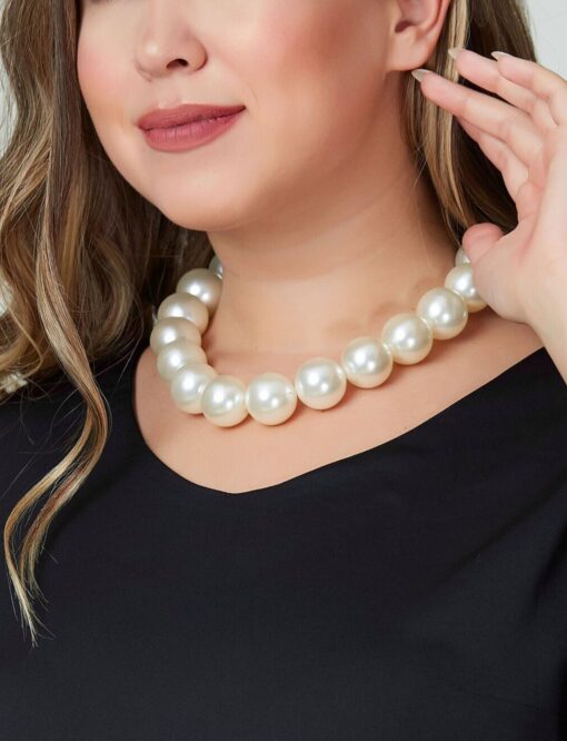 Wholesale Women's Bone Large Pearl Stylish Necklace