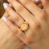 Grossiste Bague Smiley en émail orange - Plaqué or, réglable