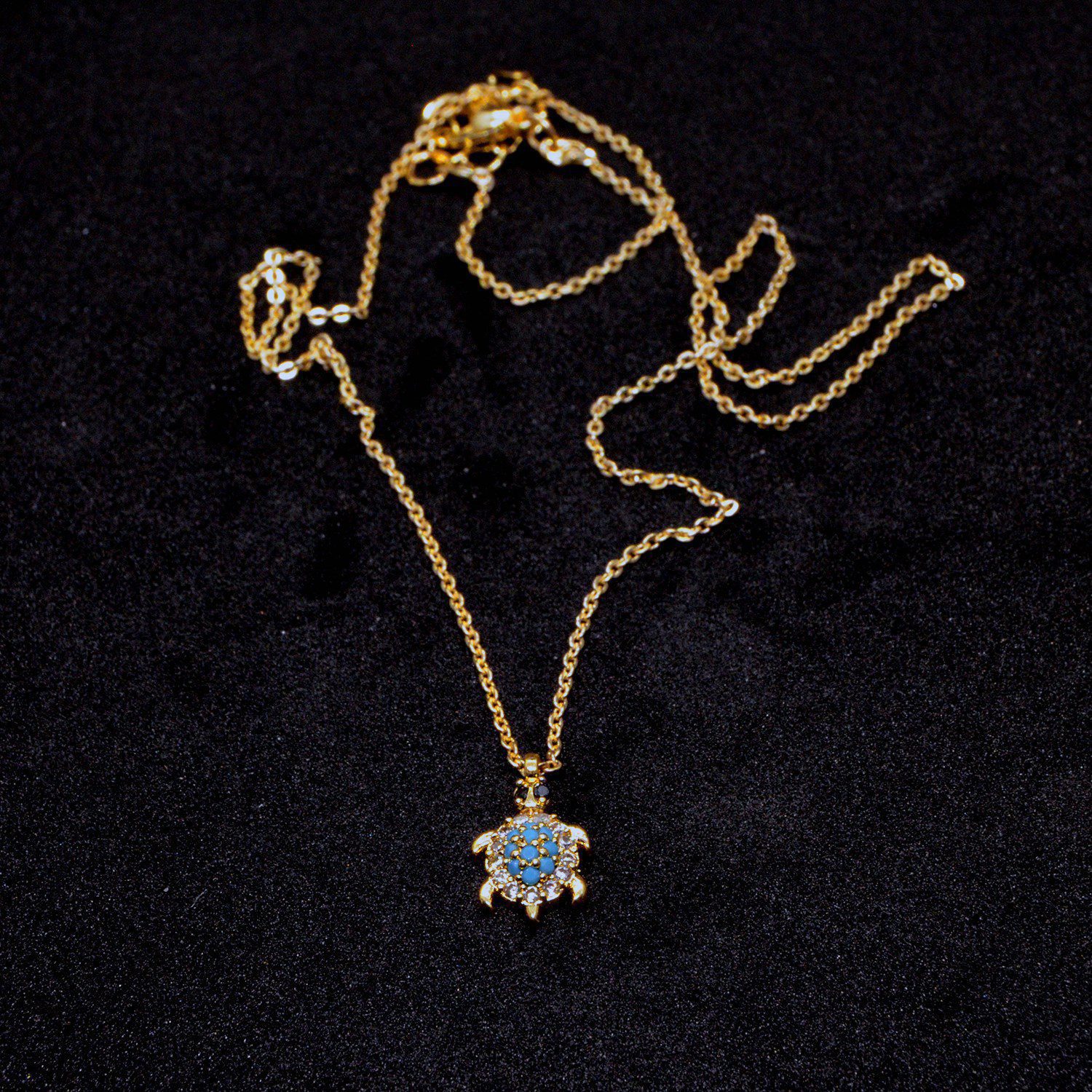 Ожерелье с черепахой из бирюзового камня и циркония золотого цвета, опт, 853 4 Toptan Altın Renk Zirkon Taşlı Turkuaz Taş Kaplumbağa Kolye 853 — изображение 4