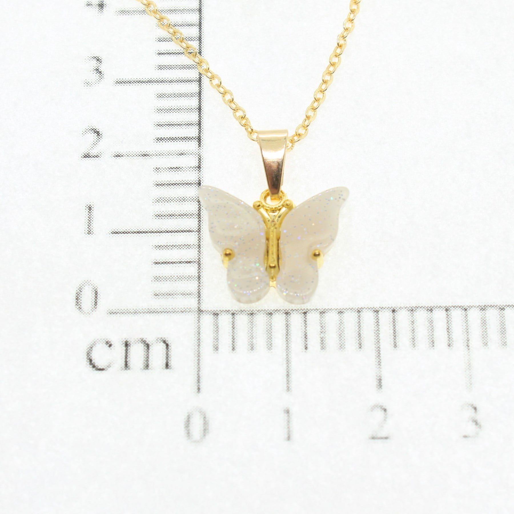 قلادة فراشة بيضاء مرصعة بحجر الزركون باللون الذهبي للبيع بالجملة - 1878 3 Toptan Altın Renk Zirkon Taşlı Beyaz Kelebek Kolye - 1878 - الصورة 3