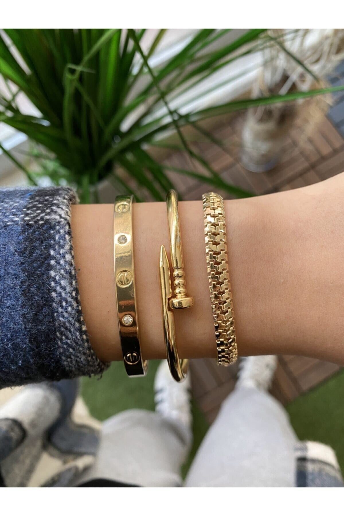 Toptan Altın Renk Kadın 3'lü Kombin Kartier Çivi Tırtıl Renk Atmaz Bileklik Kombin Seti - 2415 1 Toptan Altın Renk Kadın 3'lü Kombin Kartier Çivi Tırtıl  Renk Atmaz Bileklik Kombin Seti - 2415
