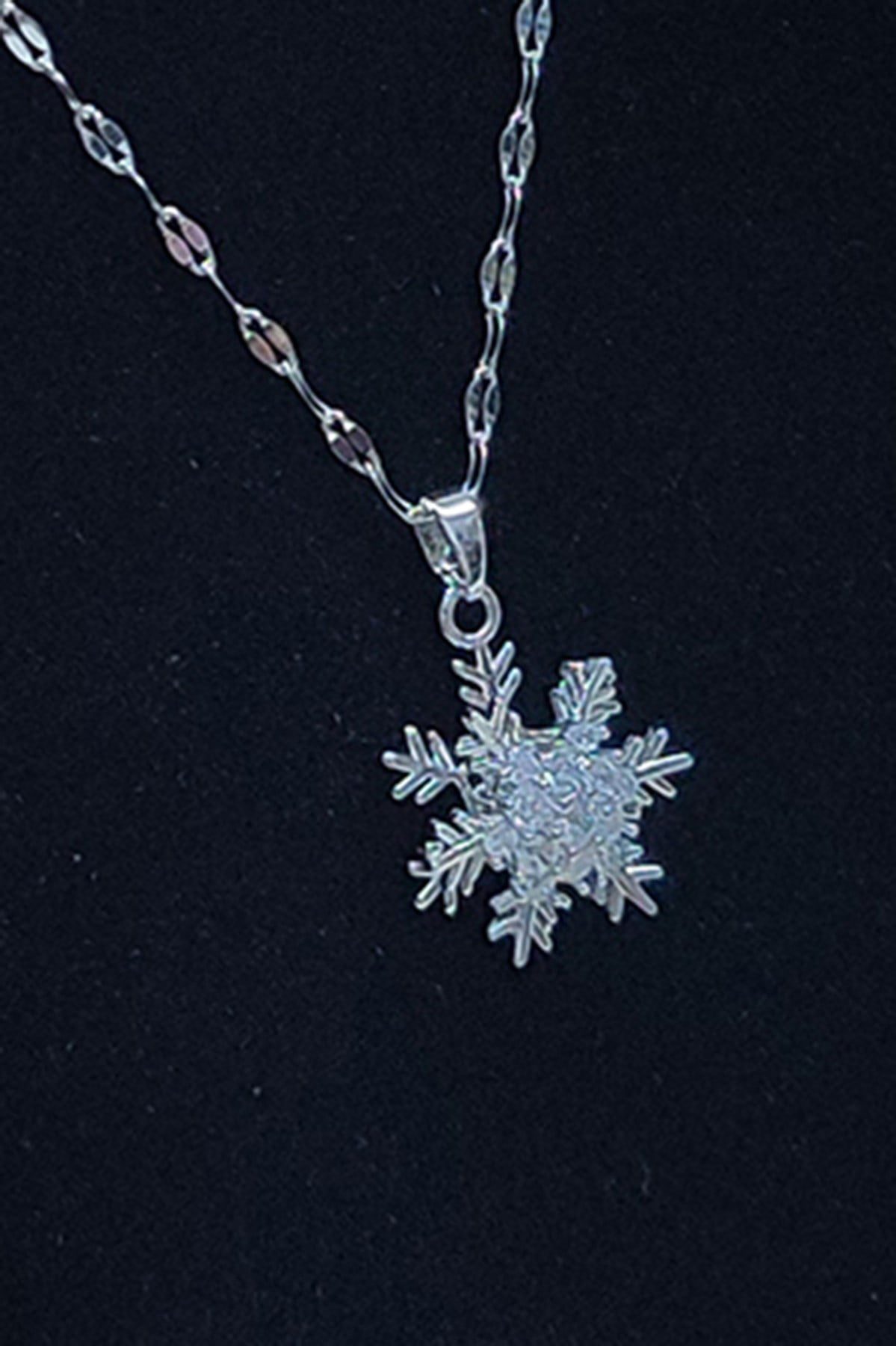 Toptan Gümüş Renk Hareketli Kar Tanesi Çelik Kolye - 2532 1 Toptan Gümüş Renk Hareketli Kar Tanesi Çelik Kolye - 2532