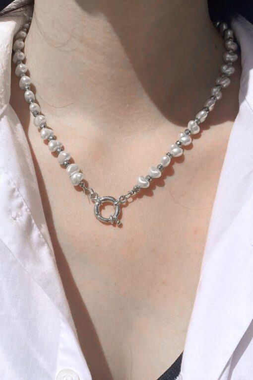 Grossiste Collier de perles de safran baroque de couleur argentée pour femmes - 2910