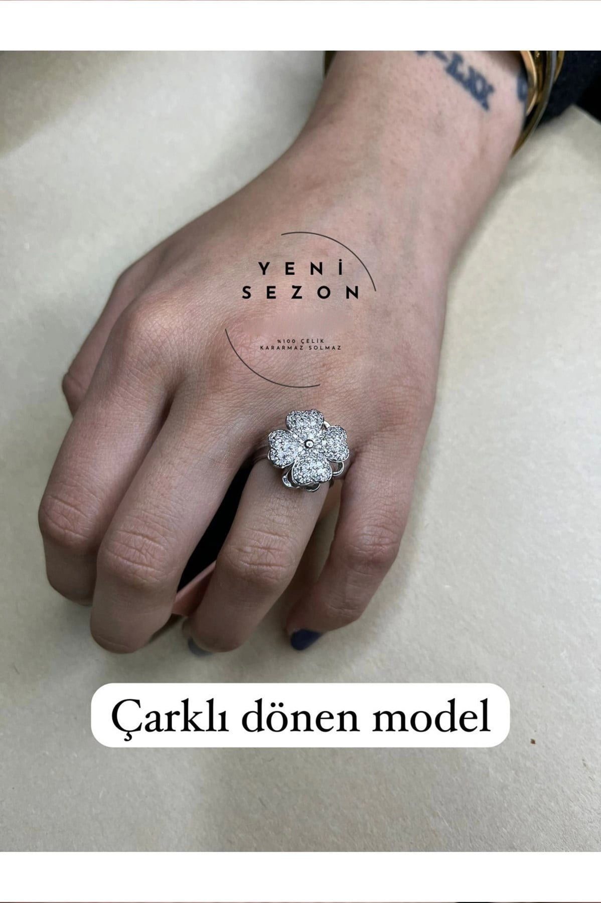 Toptan Gümüş Renk Dört Yaprak Yonca Model Zirkon Taşlı Çelik Ayarlanabilir Ucu Dönen Çelik Yüzük -3095 2 Toptan Gümüş Renk Dört Yaprak Yonca Model Zirkon Taşlı Çelik Ayarlanabilir Ucu Dönen Çelik Yüzük -3095 - Görsel 2