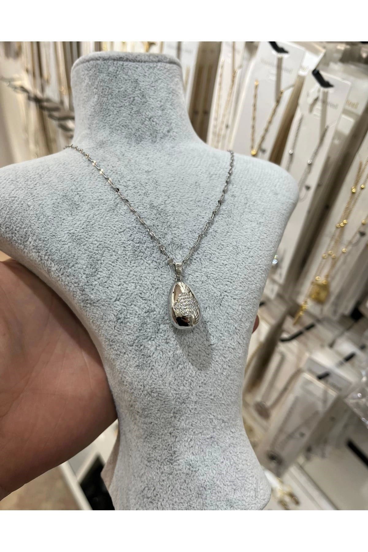 Toptan Gümüş Renk Singapur Zincirde Taşlı Göz Yaşı Bottega Model Vip Solmaz Kararmaz Çelik Kolye- 3053 1 Toptan Gümüş Renk Singapur Zincirde Taşlı Göz Yaşı Bottega Model Vip Solmaz Kararmaz Çelik Kolye- 3053