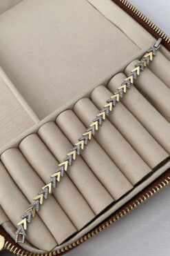 سوار فولاذي من الفولاذ من سلسلة الزركون ذات اللونين الخاصين من نوع V المتسلسل من أحجار الزركون والصفائح - 3174 3 edce658937de41ec8a81e7ff53c9f62d