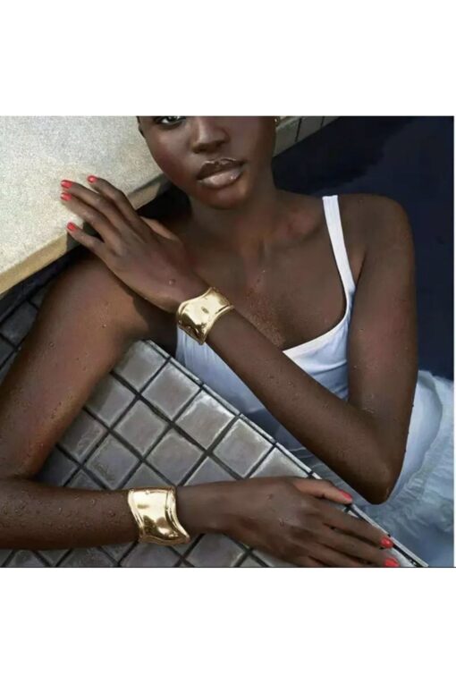 Toptan Altın Renk Tiffany Model Kalın Çelik Kelepçe Bilezik  -  3191 – Image 3