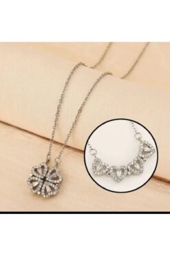 Collier en acier inoxydable résistant à la décoloration et au ternissement, modèle VIP, couleur argent, 4 cœurs, vente en gros - 3412