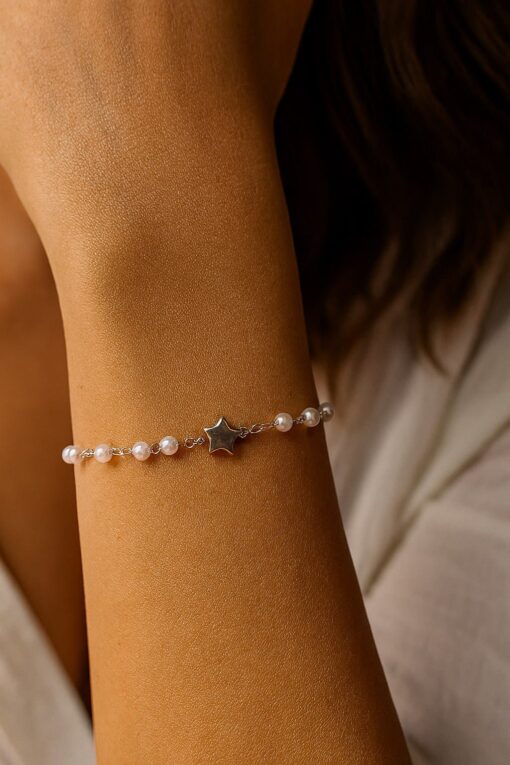 Bracelet en acier argenté avec rangée de perles et étoiles - 3618