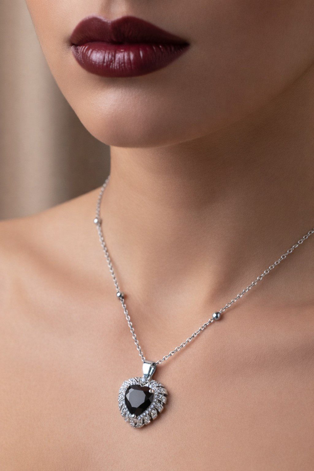 Toptan Gümüş Renk Siyah Taş Kalp Model Top Zincir Çelik Kolye- 3852 2 Toptan Gümüş Renk Siyah Taş Kalp Model Top Zincir Çelik Kolye- 3852 - Görsel 2