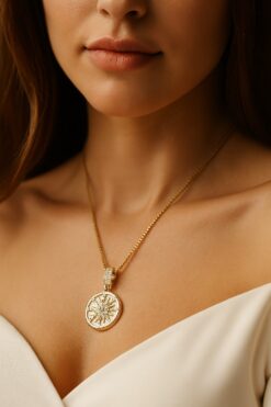 Collier en acier avec chaîne en forme d'étoile ronde en nacre blanche couleur or, vente en gros - 3643
