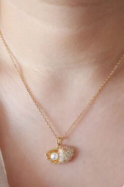 Collier en acier inoxydable avec chaîne minimaliste en zircone et perles de coquillage couleur or - 3391