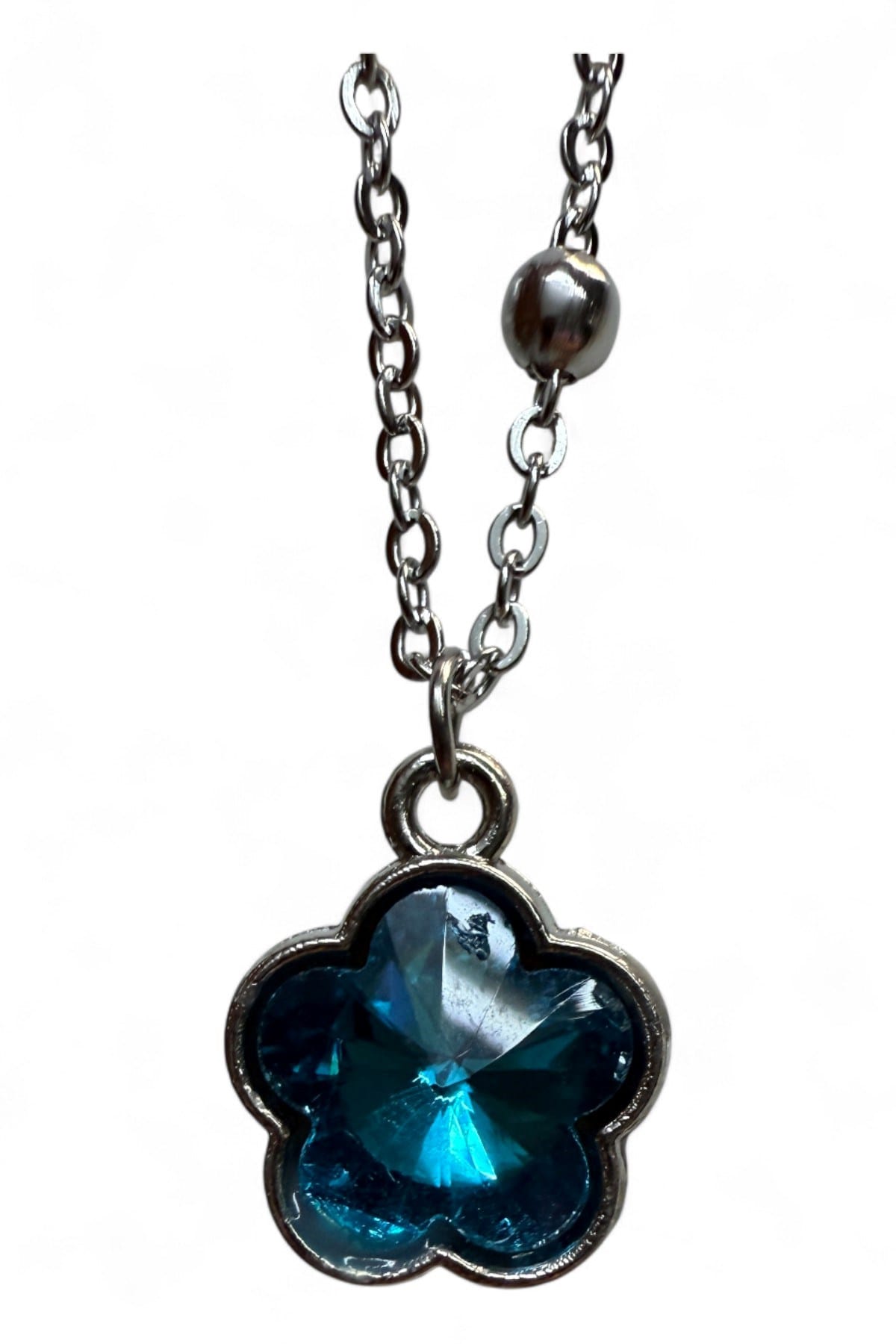 Toptan Gümüş Renk Turkuaz Taş Beş Yapraklı Stilize Çiçek Model Top Zincir Çelik Kolye - 3791 2 Toptan Gümüş Renk Turkuaz Taş Beş Yapraklı Stilize Çiçek Model Top Zincir Çelik Kolye - 3791 – Bild 2