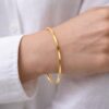 Großhandel Goldfarbenes, dünnes Ajda-Armband, Armreif - 3155 16 5a1e63800fe04d68b4dbc83b3ce1028f
