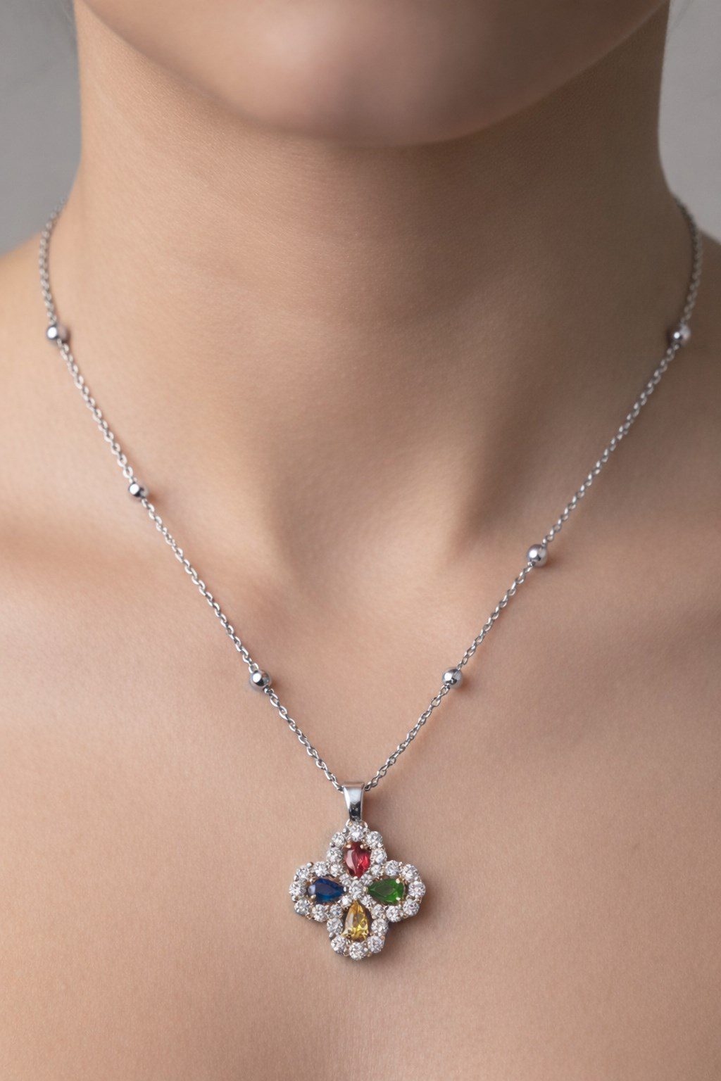 Gümüş Renk Mix Taşlı Van Yonca Model Top Zincir Çelik Kolye - 3859