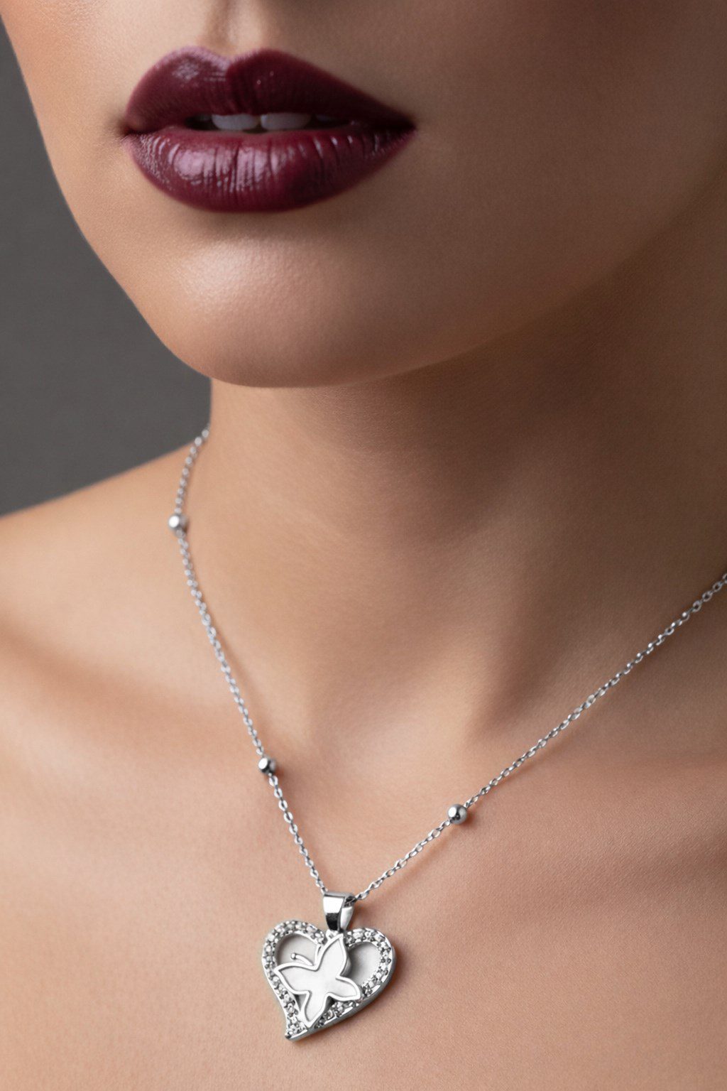 Toptan Gümüş Renk Beyaz Sedef Kalp Kelebek Model Top Zincir Çelik Kolye- 3849 1 Toptan Gümüş Renk Beyaz Sedef Kalp Kelebek Model Top Zincir Çelik Kolye- 3849