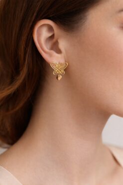 Toptan Masumiyet Müzesi Kelebek Füsun’un Küpesi -3869 8 8872a25531a149c5b6ff46e06abfb966 1